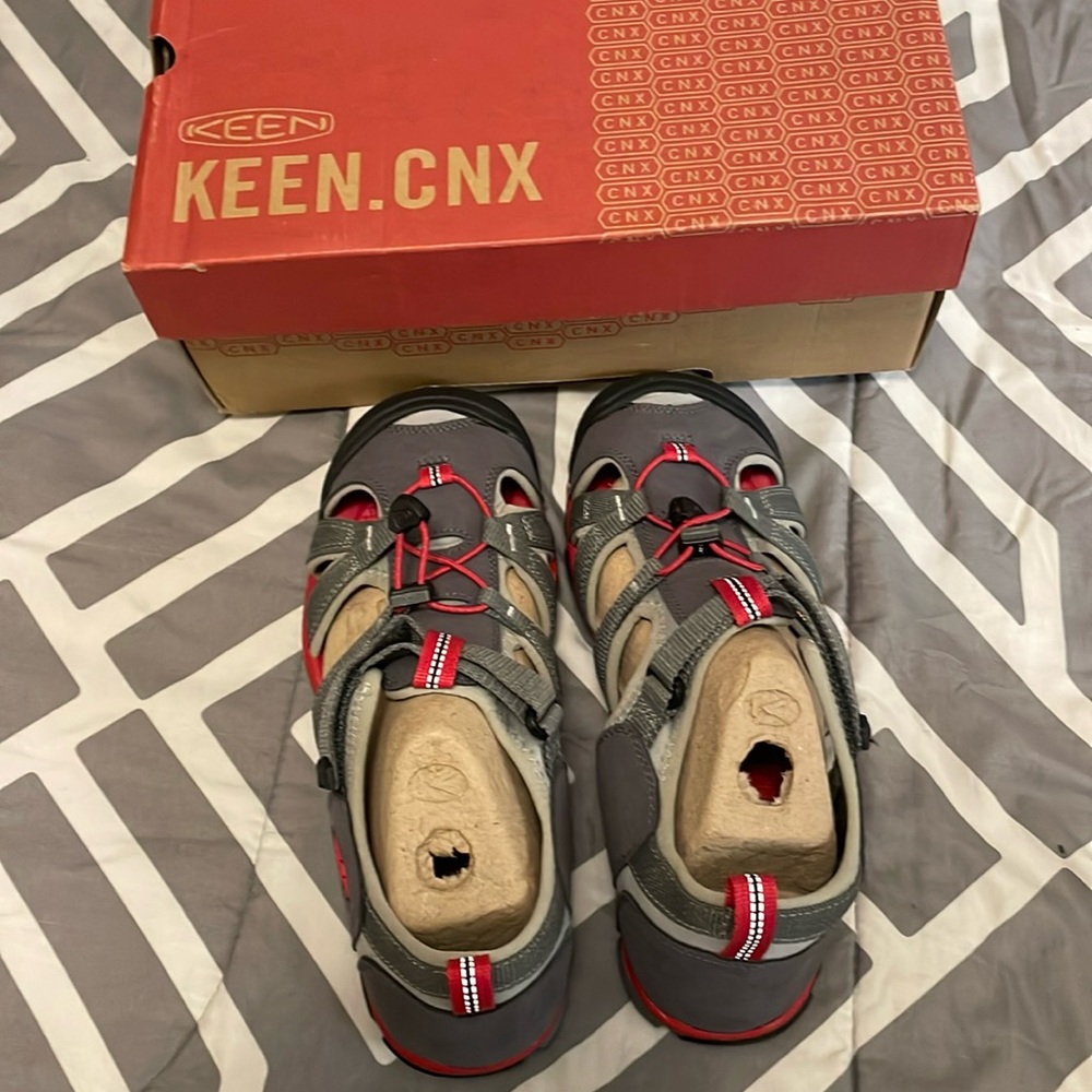 Keen Unisex Kids Seacamp II CNX Waterproof Hiking Sandals Size US 7 BRAND NEW